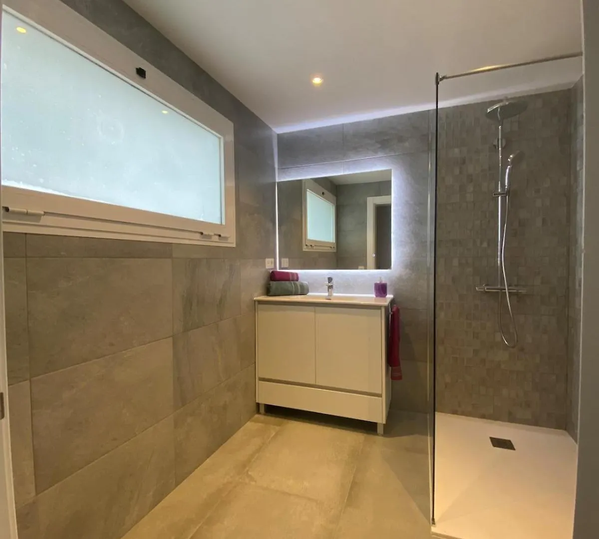 Casa Blanca Guaro Apartment 0*,  Spain